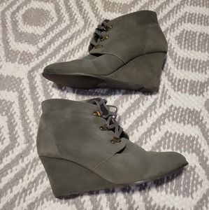 CLOSET CLOSING 💥 Wedge Bootie